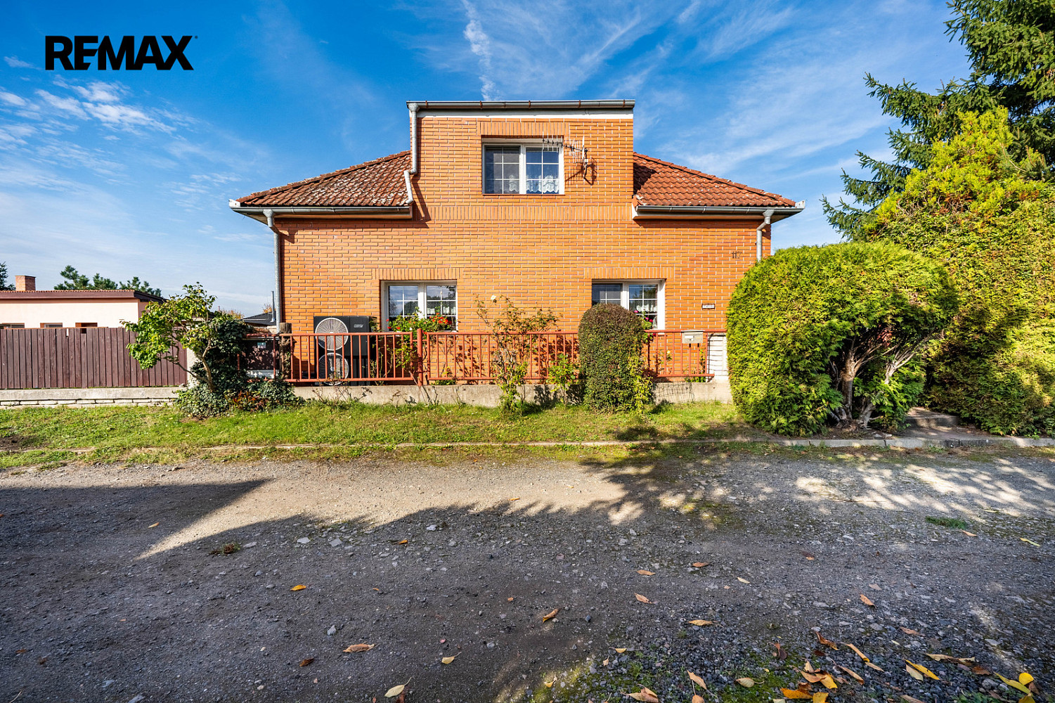 Prodej domu 197 m² s pozemkem 2 250 m²