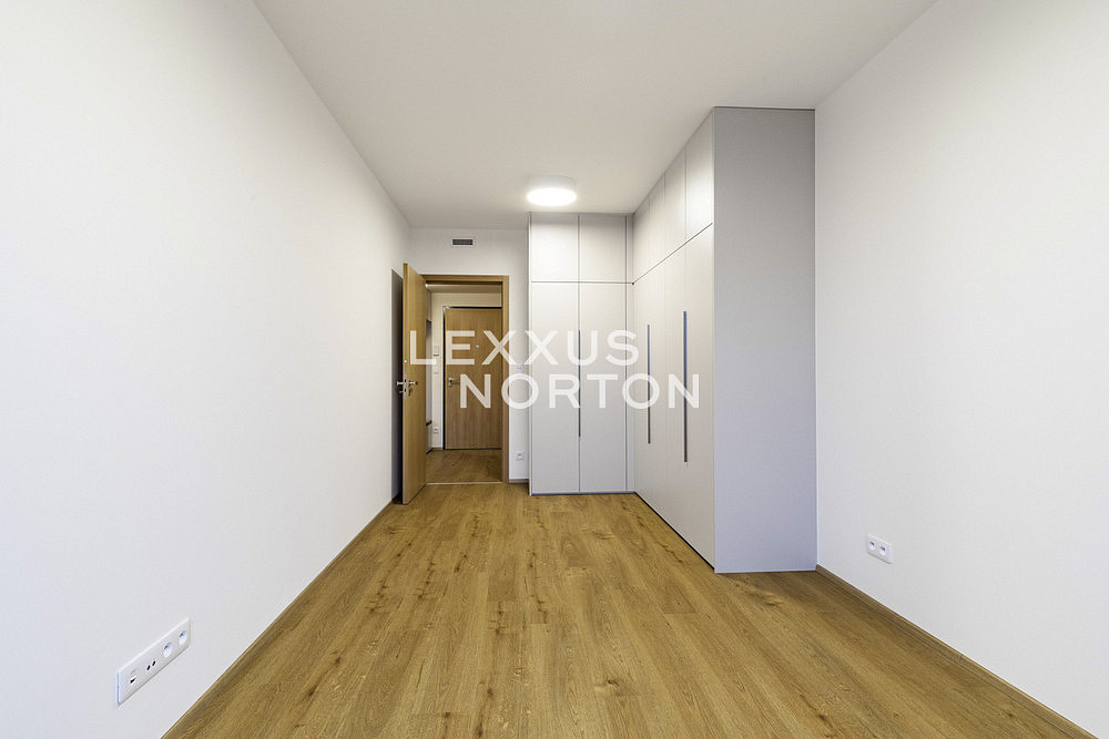 Pronájem bytu 2+kk 57 m² – fotografie 3