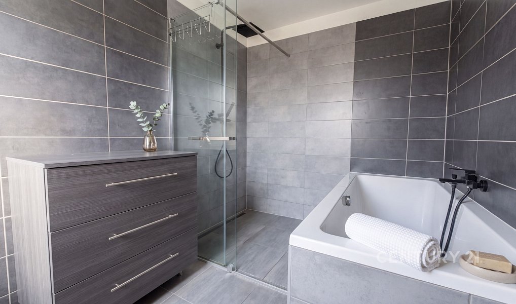 Prodej domu 284 m² s pozemkem 1 154 m², Roštín – náhled fotky 10