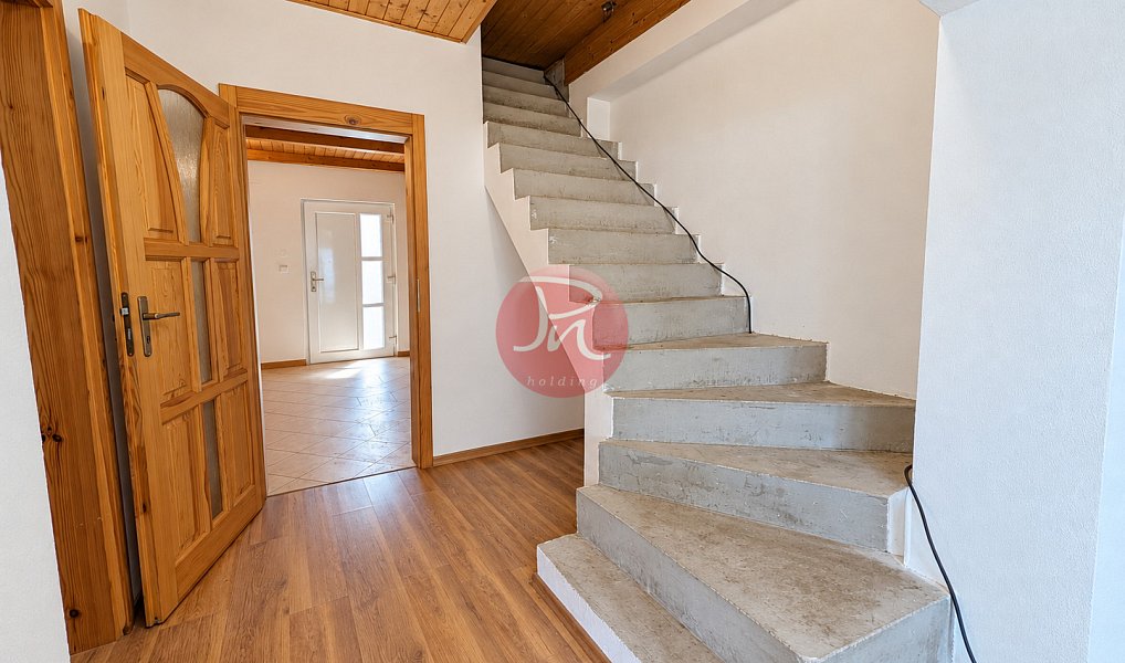 Prodej domu 340 m² s pozemkem 1 272 m², Hranice – náhled fotky 9