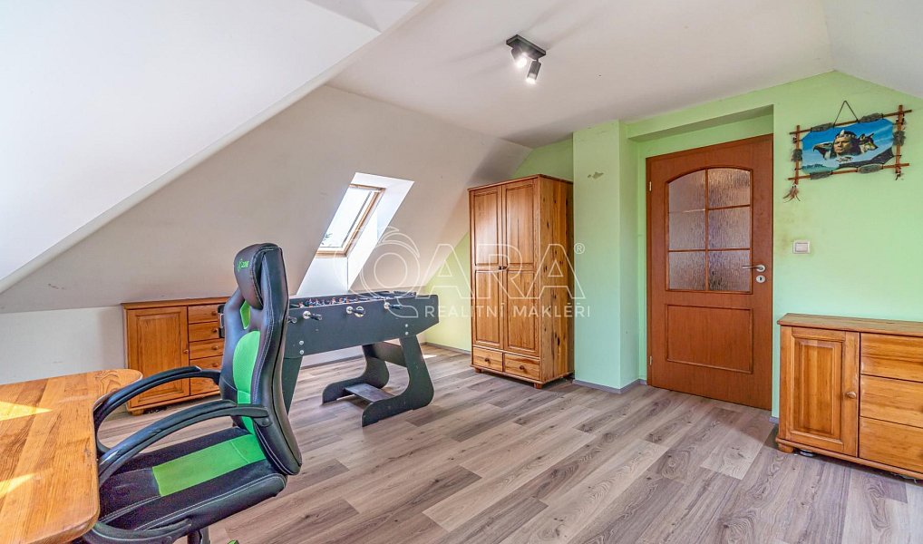 Prodej domu 209 m² s pozemkem 1 132 m², Zlosyň – náhled fotky 18