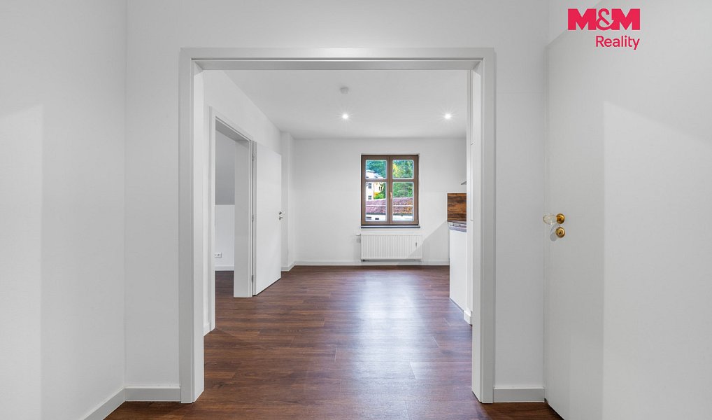 Prodej domu 486 m² s pozemkem 1 076 m², Dalovice – náhled fotky 22