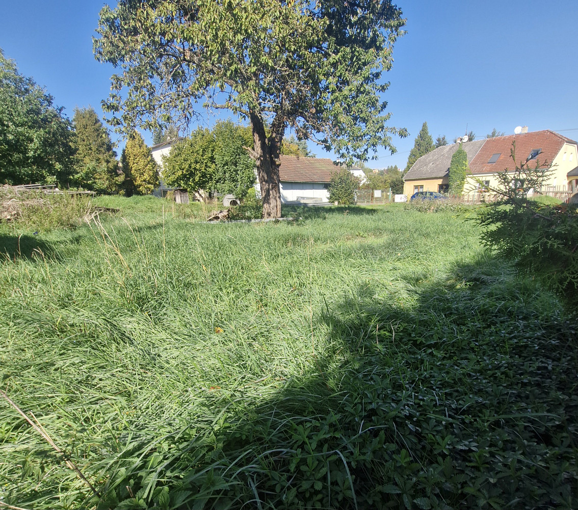 Prodej stavebního pozemku 770 m² – fotografie 3