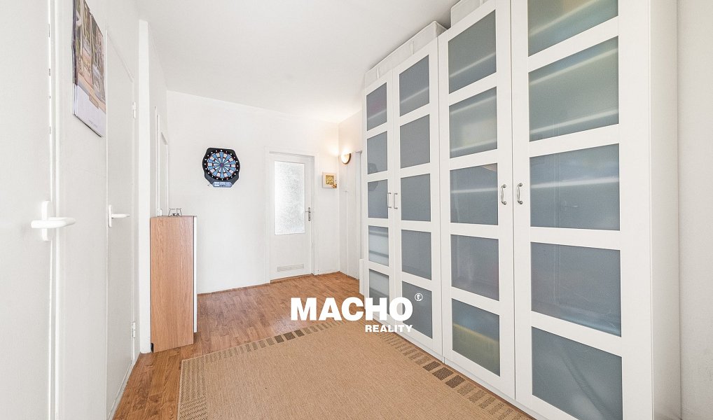 Prodej bytu 3+1 77 m², Praha – náhled fotky 9