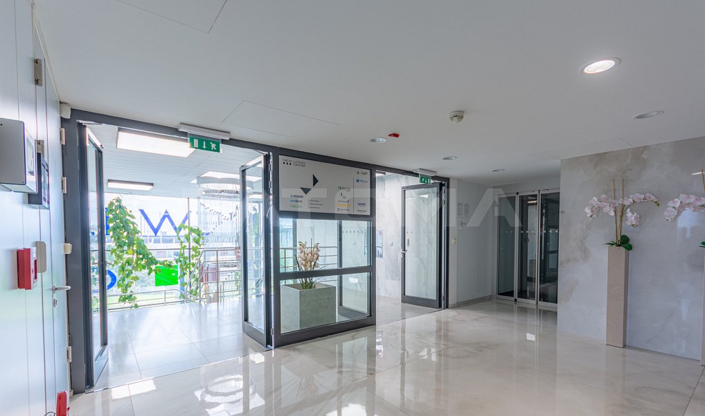 Pronájem obchodních prostor 256 m², Praha – náhled fotky 2