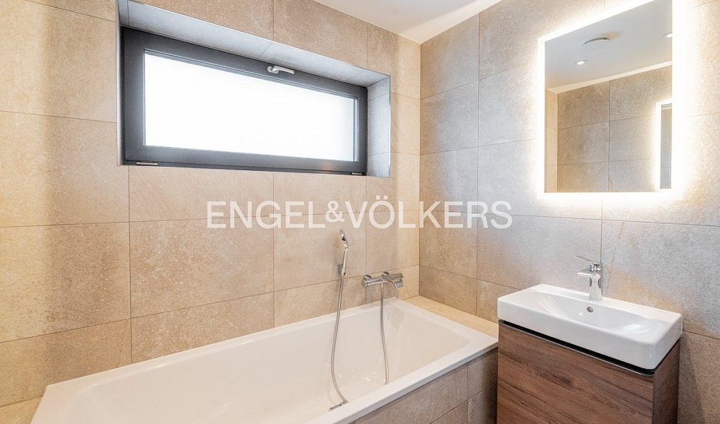 Pronájem domu 141 m² s pozemkem 301 m², Praha – náhled fotky 12