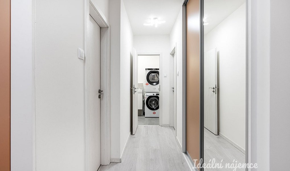 Pronájem bytu 3+kk 68 m², Praha – náhled fotky 12