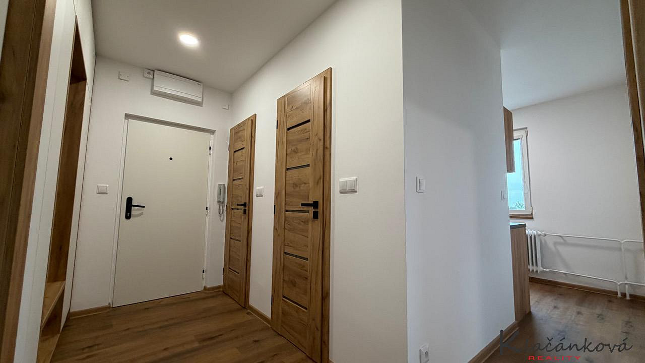 Prodej bytu 2+1 54 m² — photo 2