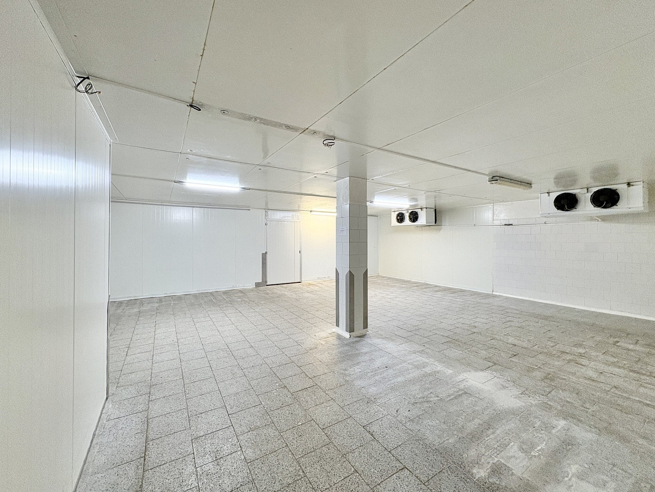 Pronájem skladovacích prostor 126 m² – fotografie 3