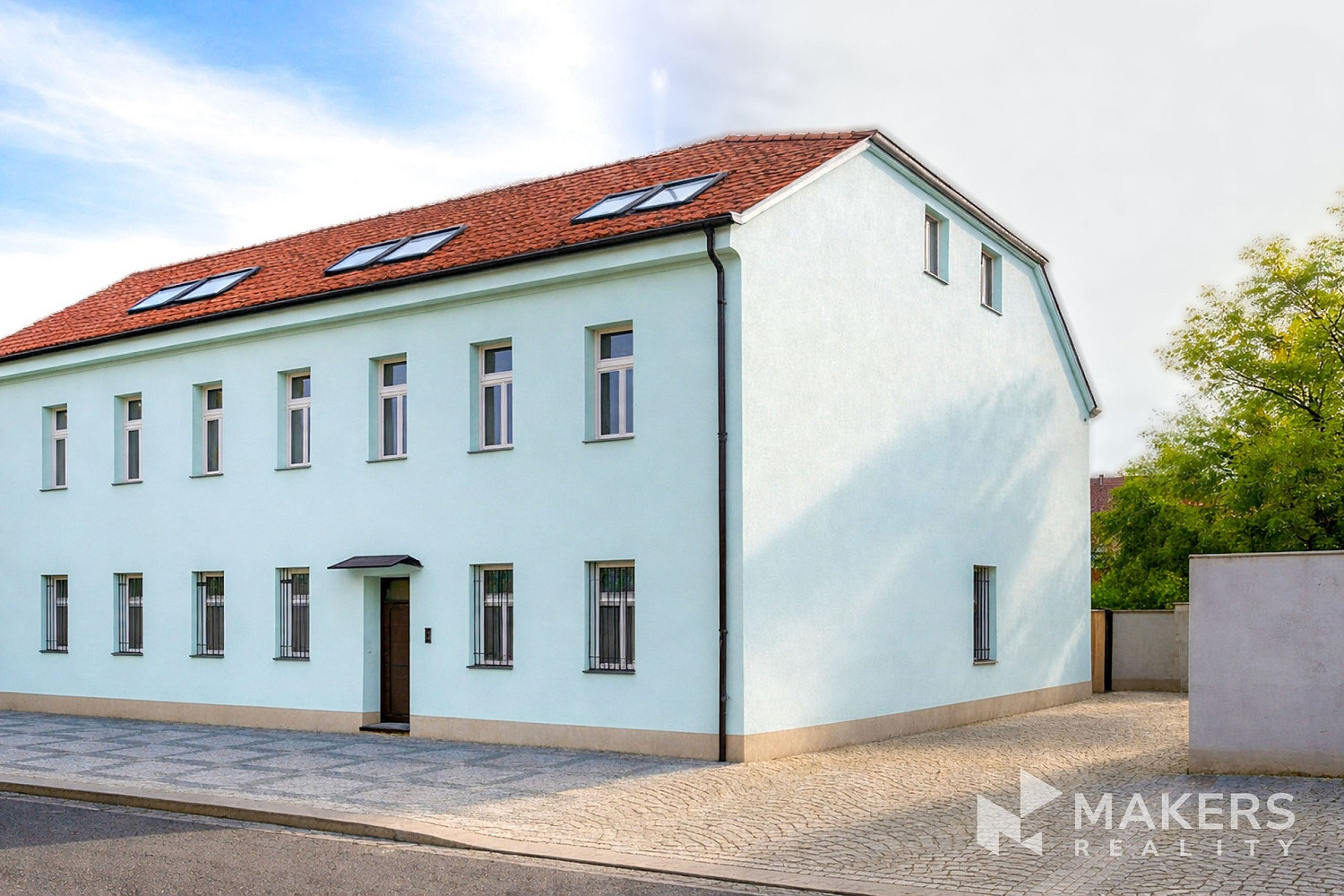 Prodej kanceláře 650 m²