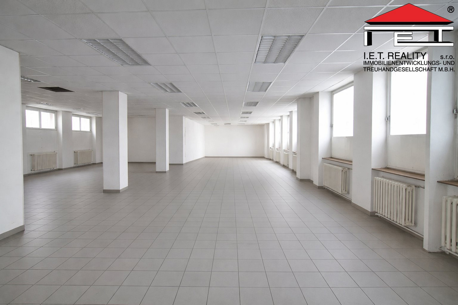 Pronájem obchodních prostor 430 m² — photo 3