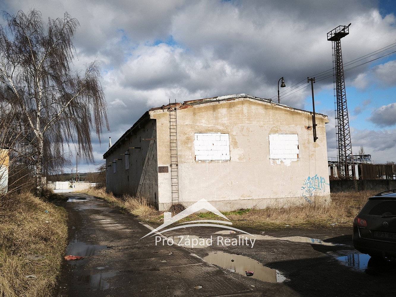Pronájem skladovacích prostor 301 m²