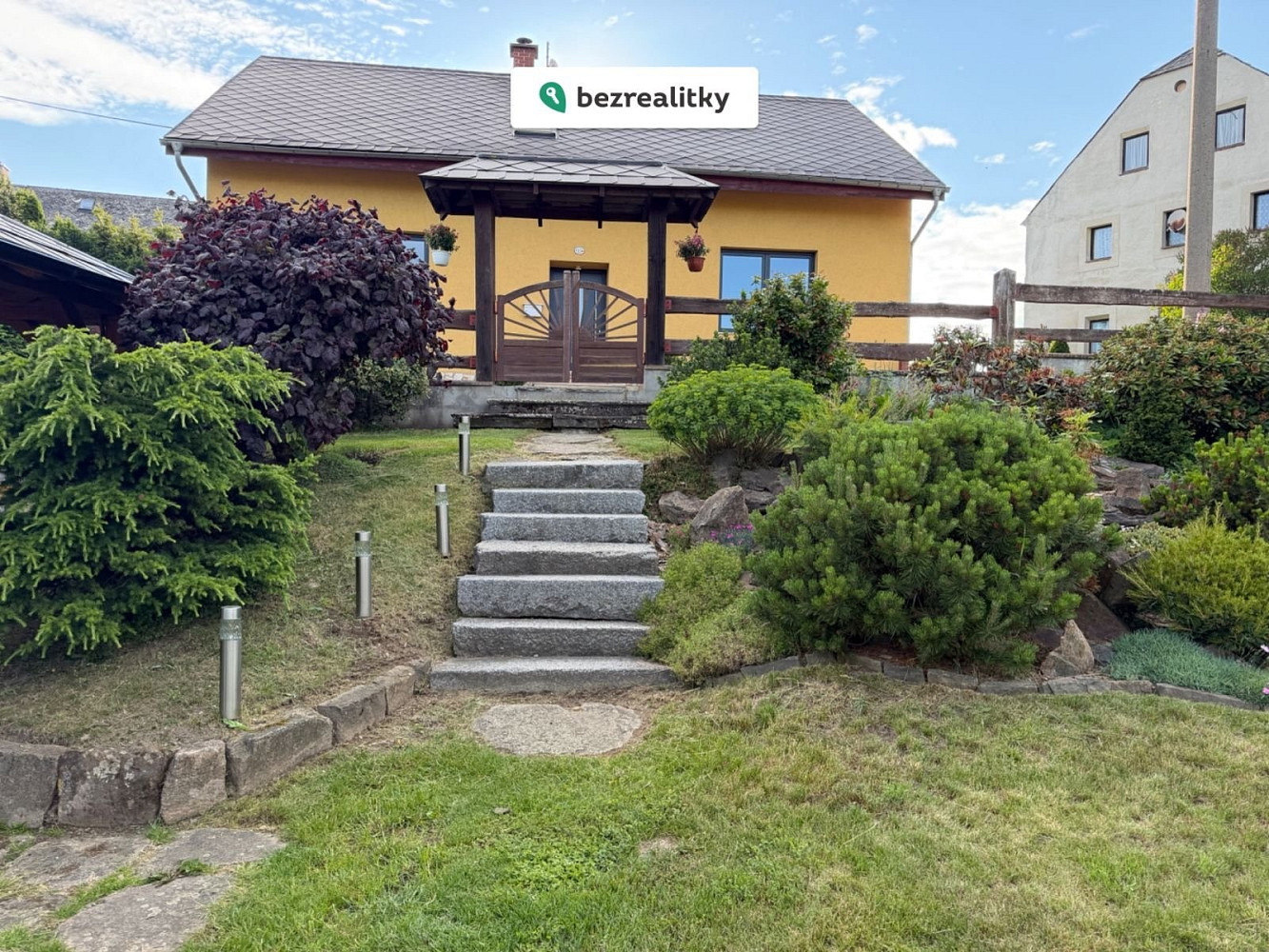 Prodej domu 200 m² s pozemkem 2 100 m² – pohled 3