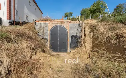 Prodej Vinného sklepa v Mutěnicích pod Dubňanskou horou, pozemek 2401 m2, Mutěnice, okres Hodonín