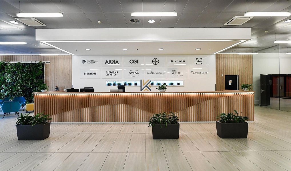 Pronájem kanceláře 170 m², Praha – náhled fotky 2