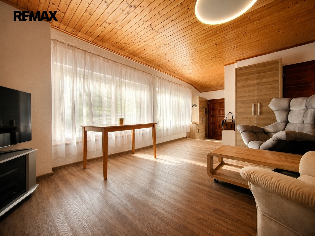 Pronájem bytu 4+1 100 m² — photo 4