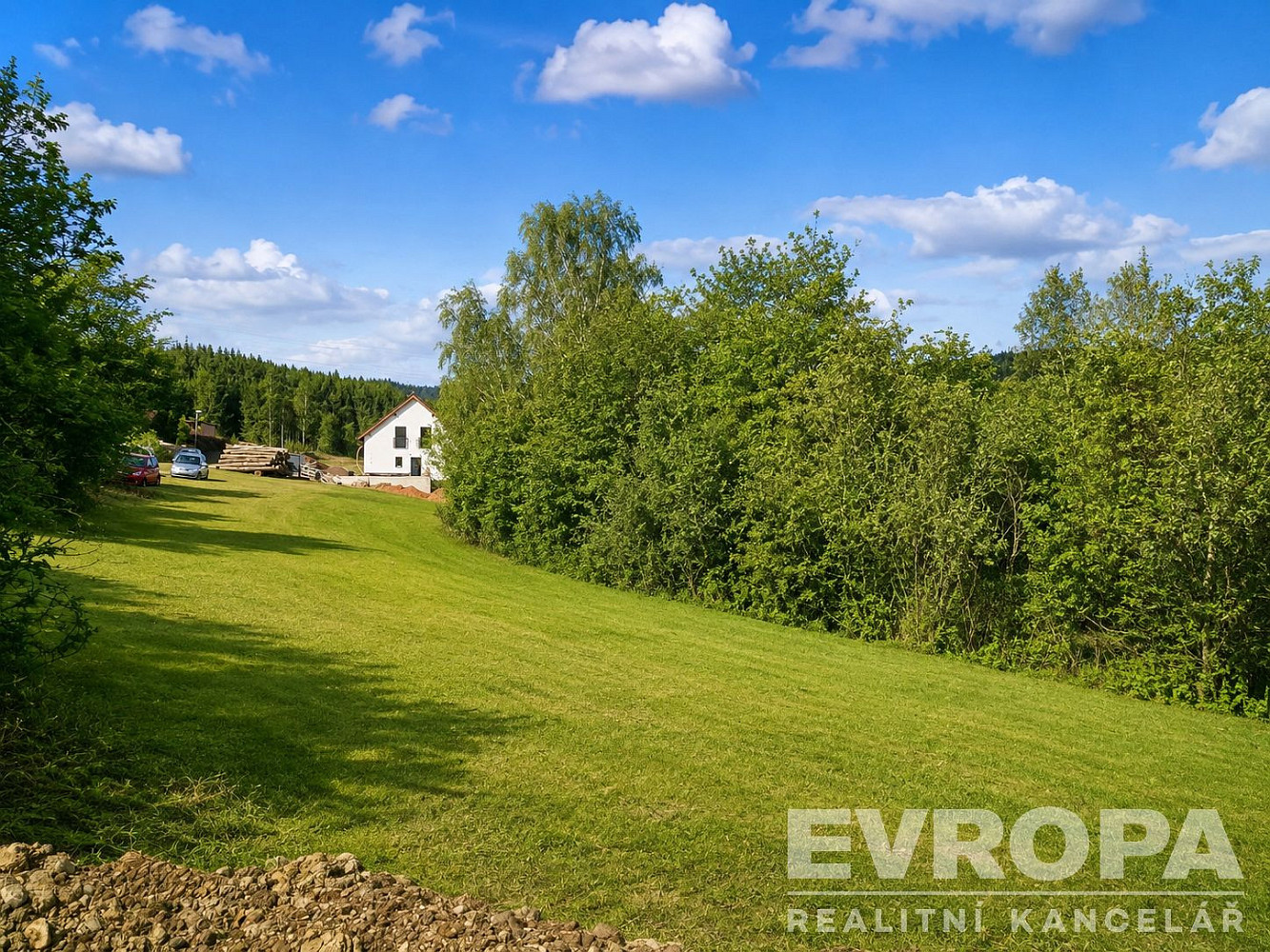 Prodej stavebního pozemku 1 654 m²