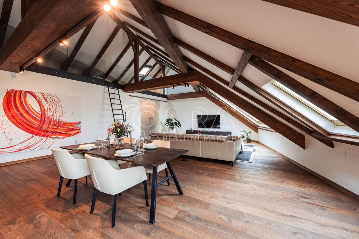 Pronájem bytu 5+kk 335 m²