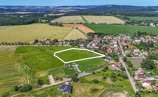 Prodej stavebního pozemku 8 021 m², Uxova, Mirošov, okres Rokycany