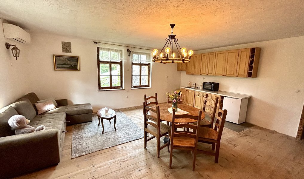 Prodej domu 300 m² s pozemkem 333 m², Líšnice – náhled fotky 3