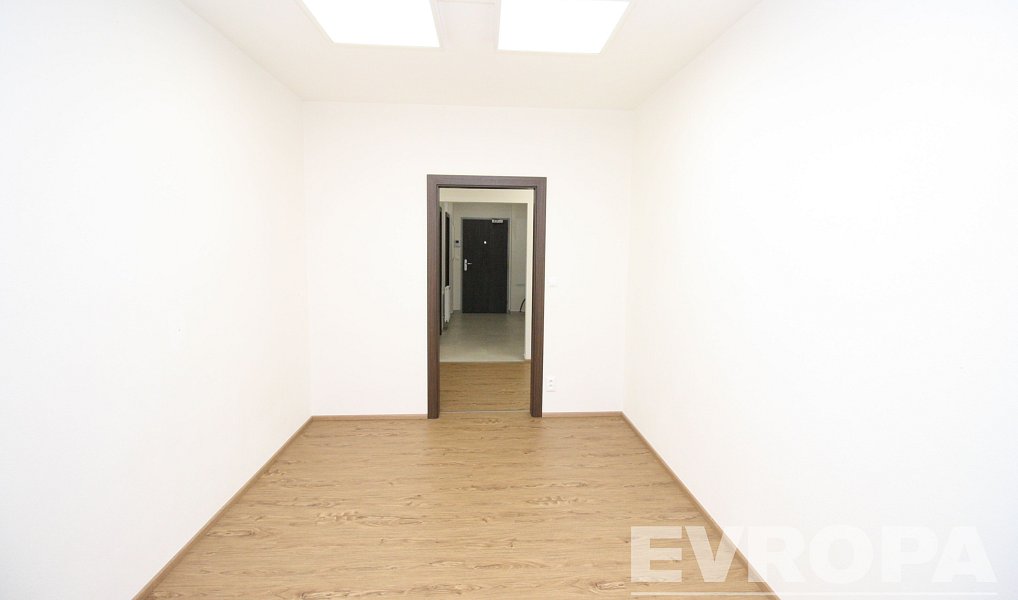 Pronájem kanceláře 81 m², Plzeň – náhled fotky 6