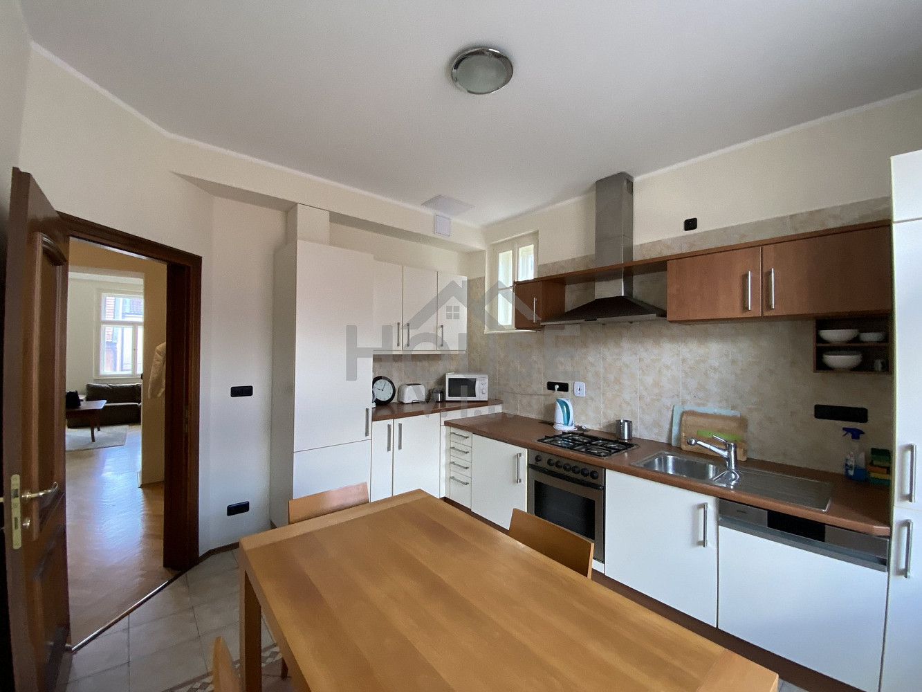 Pronájem bytu 3+1 89 m² – fotografie 3