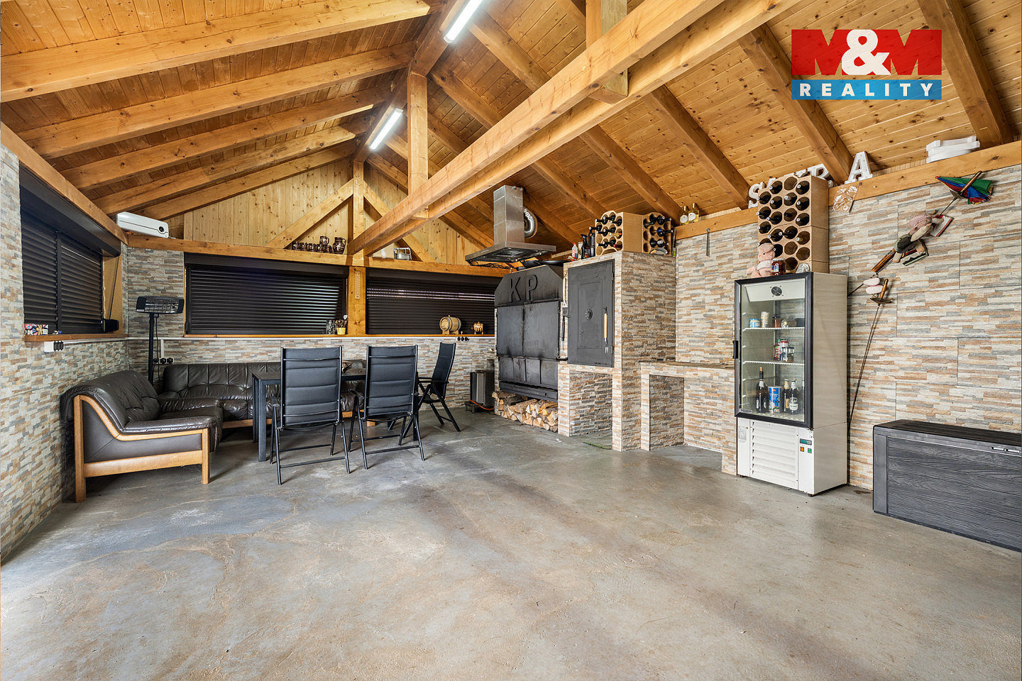Prodej domu 280 m² s pozemkem 2 475 m² — photo 2
