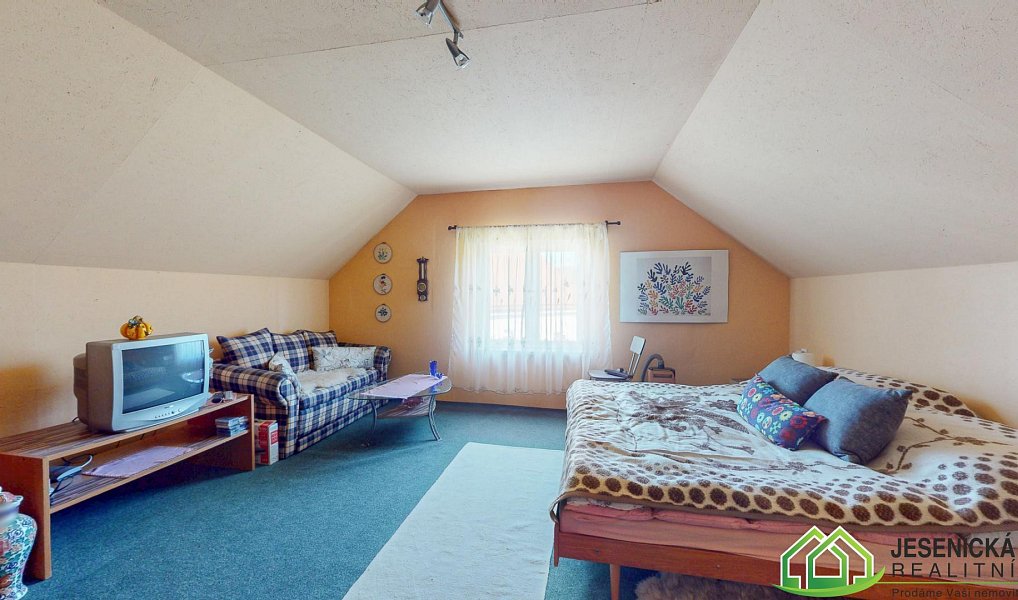 Prodej domu 240 m² s pozemkem 698 m², Kobylá nad Vidnavkou – náhled fotky 23