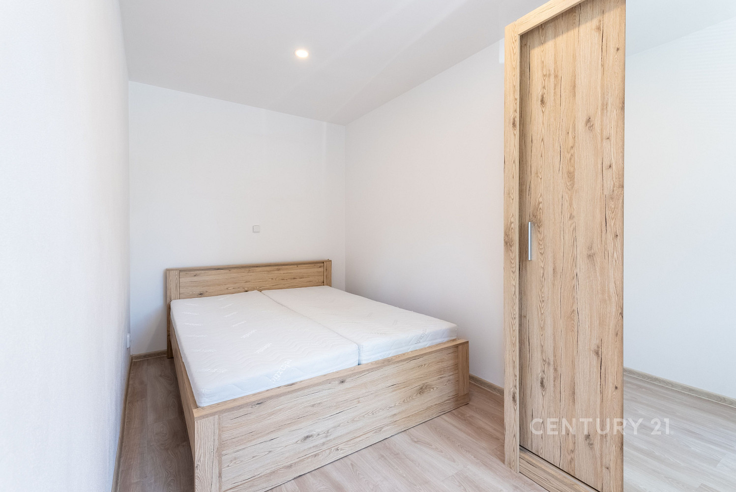 Pronájem bytu 2+1 45 m² – fotografie 3