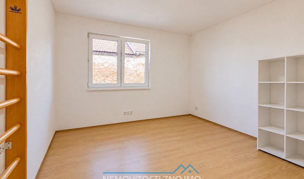 Prodej domu 220 m² s pozemkem 1 436 m², Chvalovice – náhled fotky 21