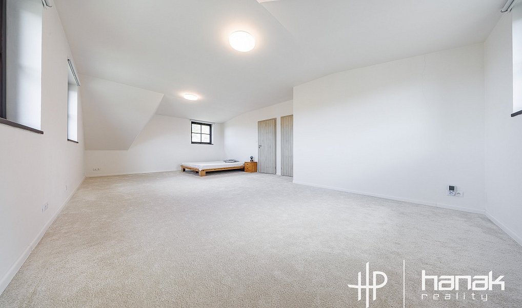 Prodej domu 170 m² s pozemkem 1 384 m², Oborná – náhled fotky 22