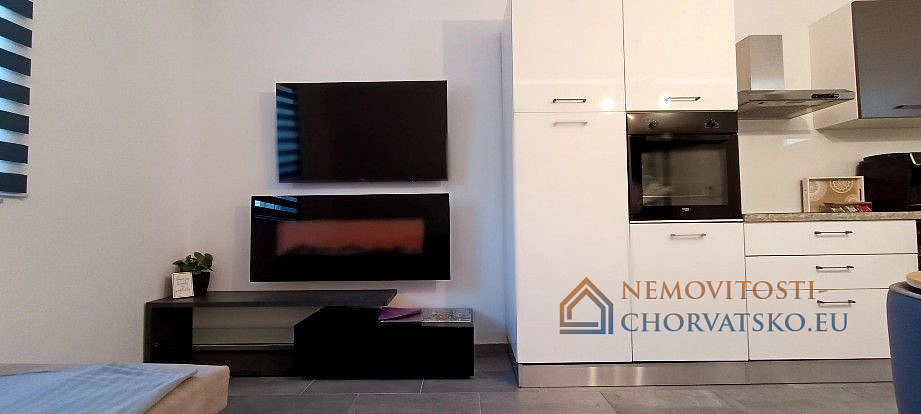 Pronájem bytu 2+kk 68 m² – pohled 2