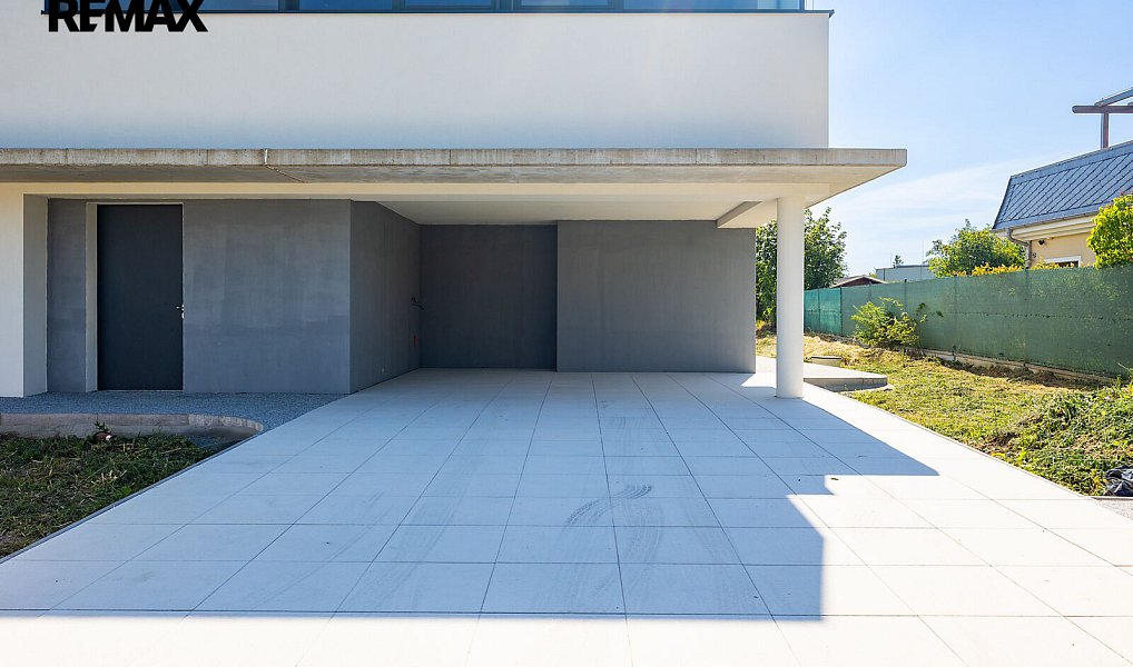Prodej domu 206 m² s pozemkem 1 232 m², Jesenice – náhled fotky 7