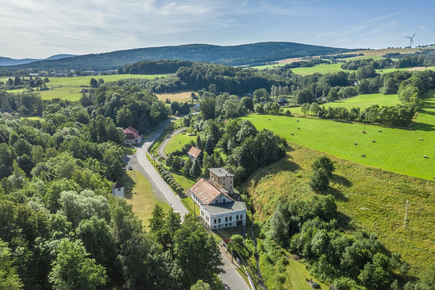 Prodej domu 250 m² s pozemkem 3 692 m² – fotografie 2