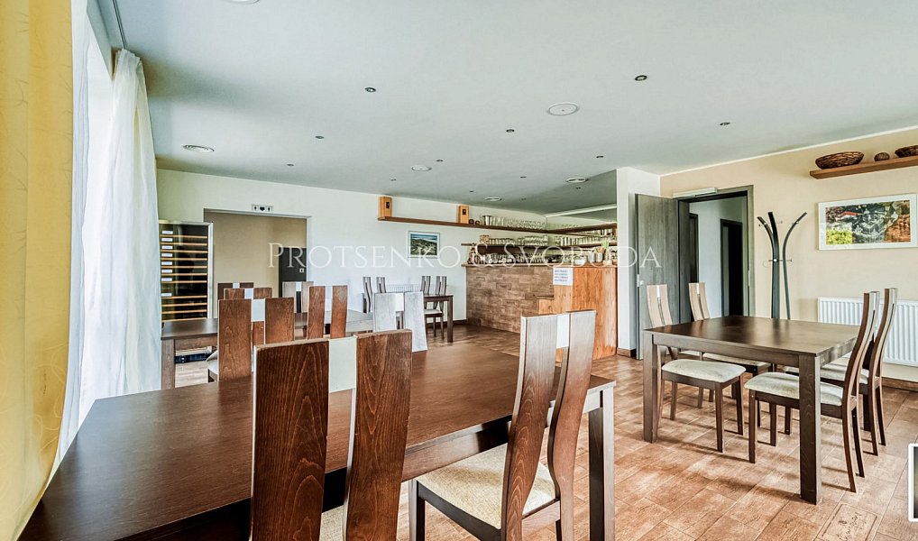 Prodej ubytovacího objektu 900 m², Rosovice – náhled fotky 9