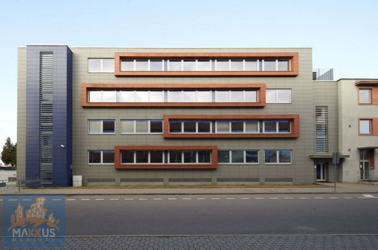 Pronájem kanceláře 520 m²