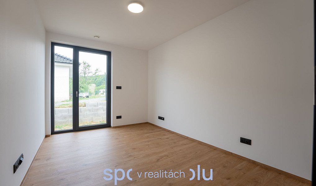 Prodej domu 113 m² s pozemkem 702 m², Zlámanec – náhled fotky 19