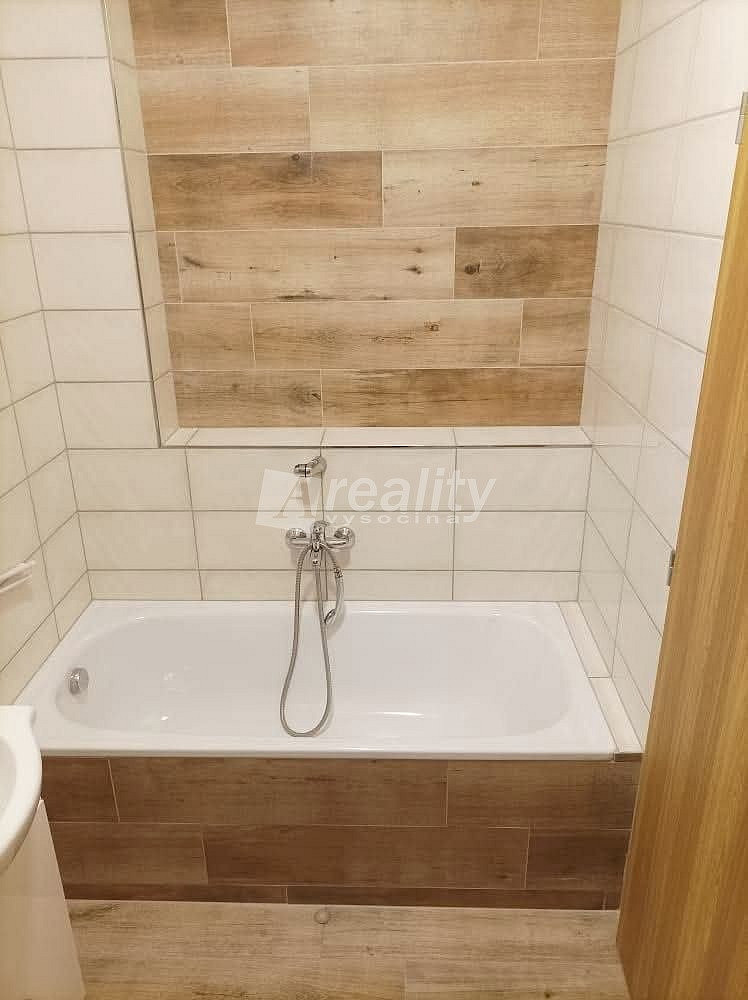 Pronájem bytu 2+1 65 m² — photo 3