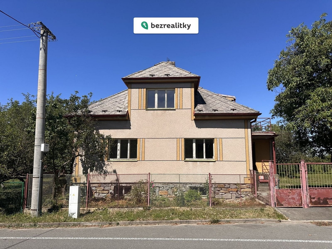 Prodej domu 180 m² s pozemkem 1 799 m²
