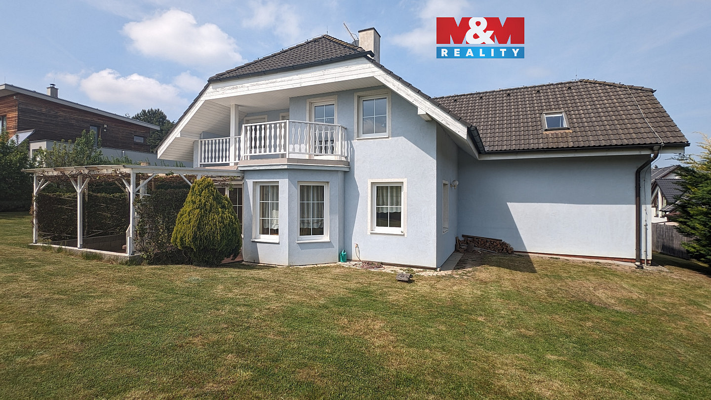 Prodej domu 200 m² s pozemkem 831 m²
