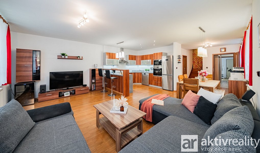 Prodej domu 257 m² s pozemkem 904 m², Liblice – náhled fotky 4