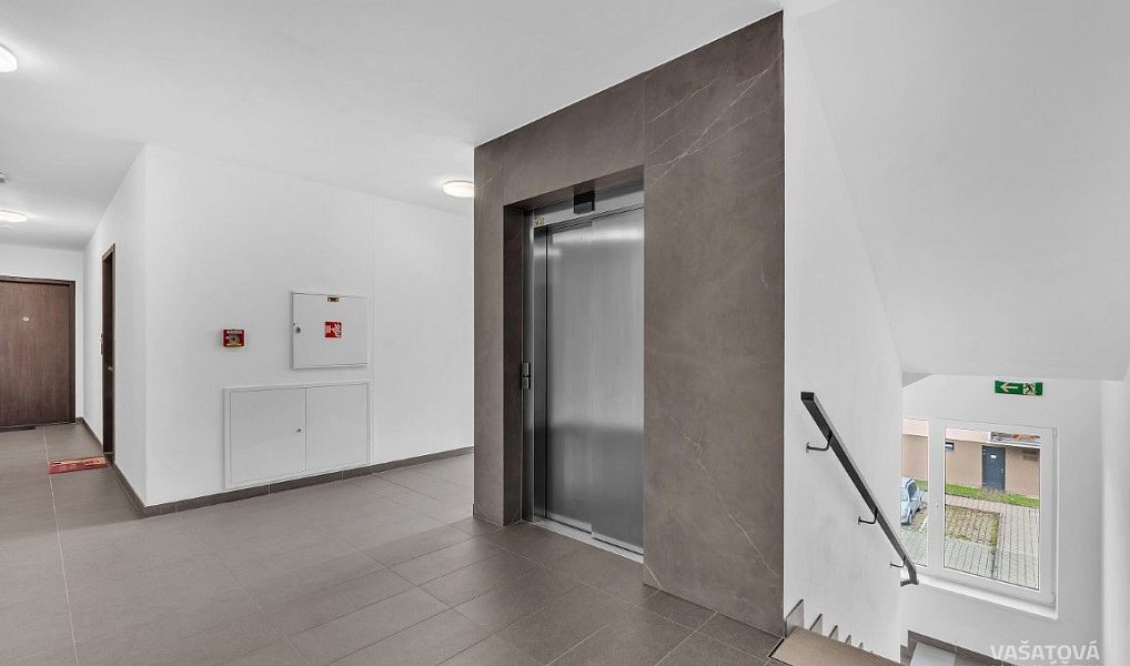 Pronájem bytu 3+kk 77 m², Hradec Králové – náhled fotky 16