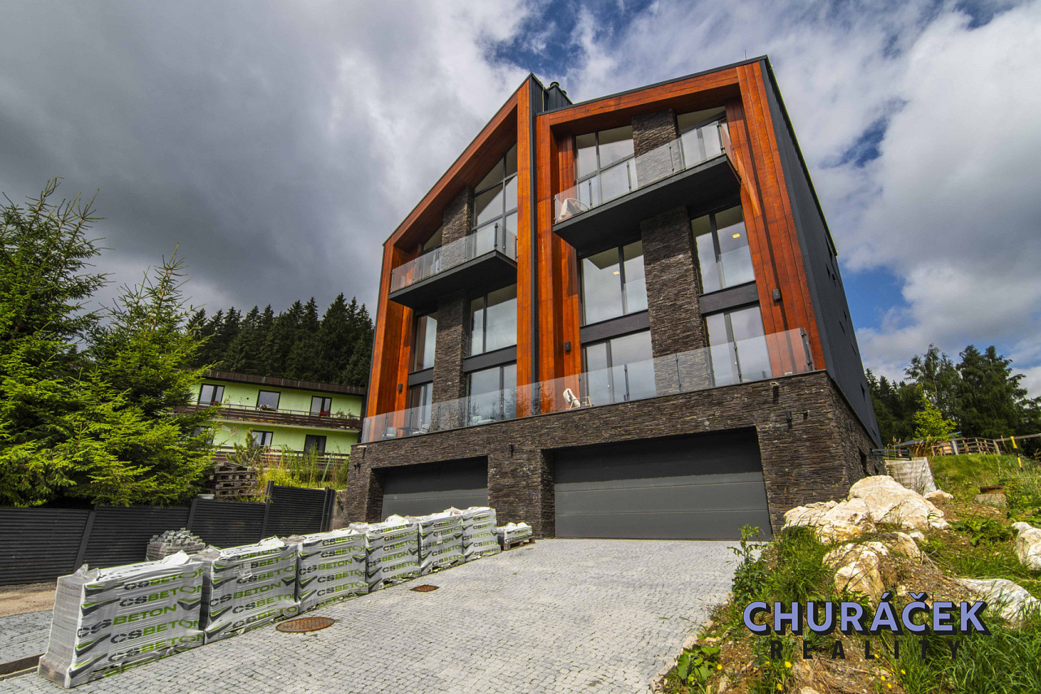 Prodej domu 303 m² s pozemkem 101 m²