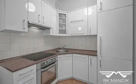 Prodej bytu 1+kk 28 m², Podskalská, Praha 2 - Nové Město