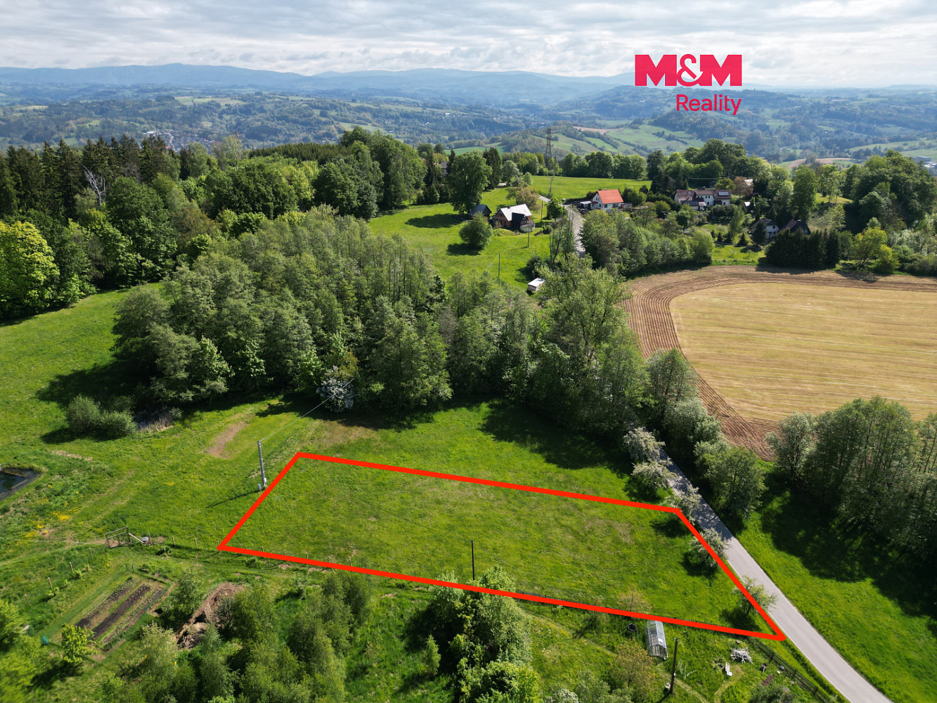 Prodej stavebního pozemku 2 000 m²