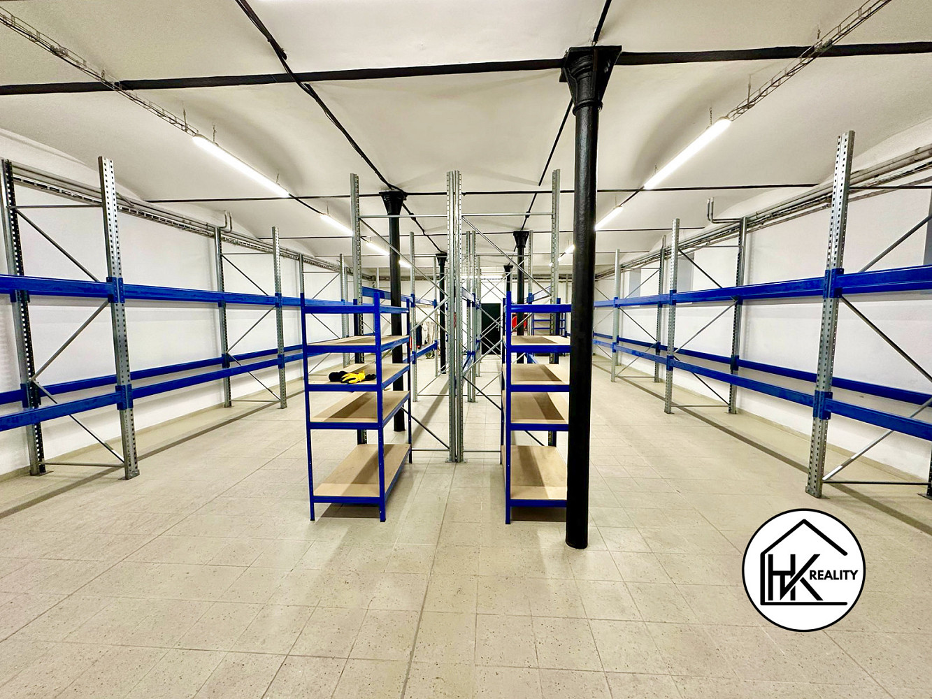Pronájem skladovacích prostor 127 m²