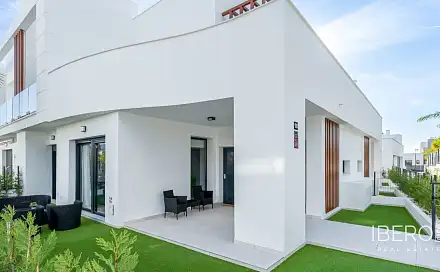 Prodej domu 305 m² s pozemkem 69 m², Estepona, Španělsko