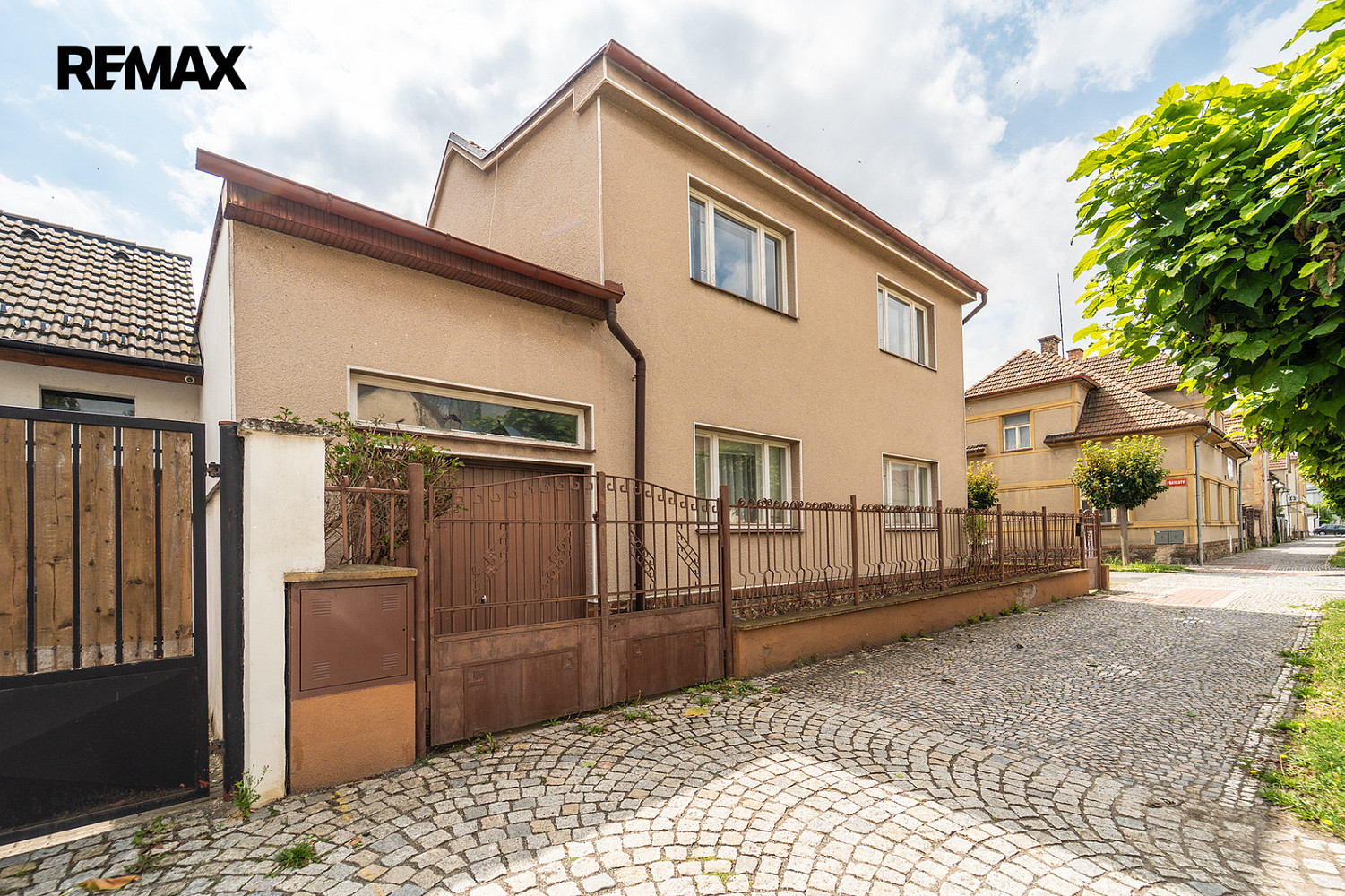 Prodej domu 294 m² s pozemkem 427 m² — photo 2