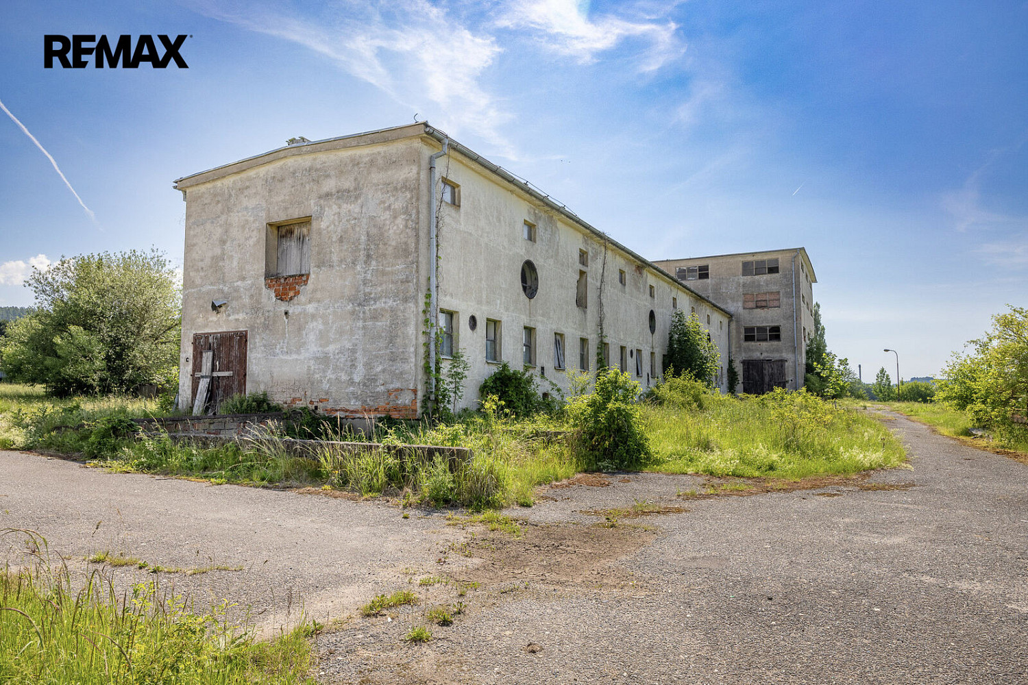 Prodej komerčního areálu 8 581 m² v Potštejně s exkluzivním výhledem na hrad – další