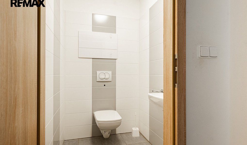 Prodej bytu 3+kk 91 m², Frymburk – náhled fotky 13
